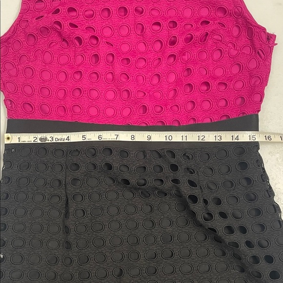 Dex Black/Fuchsia Textured Eyelet Lace Lined Sleeveless Mini Dress Sz M - Picture 10 of 11